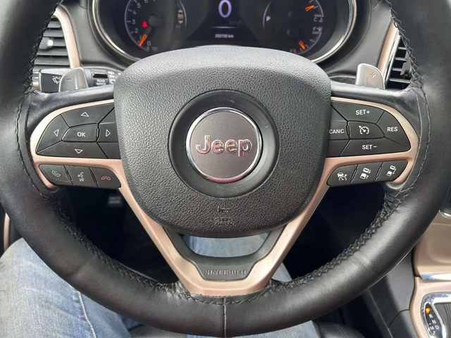 Jeep Grand Wagoneer Summit - автомобили, коли, обяви за нови и употребявани 11