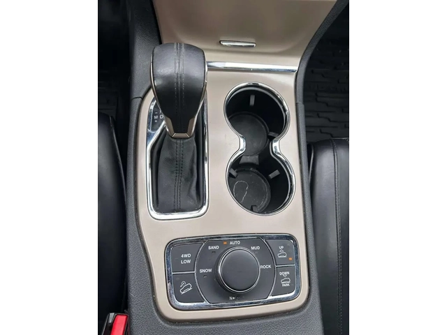 Jeep Grand Wagoneer Summit - автомобили, коли, обяви за нови и употребявани 9