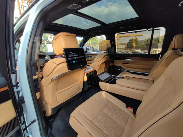 Jeep Grand Wagoneer SERIES III, 6+ 1 МЕСТА - автомобили, коли, обяви за нови и употребявани 10