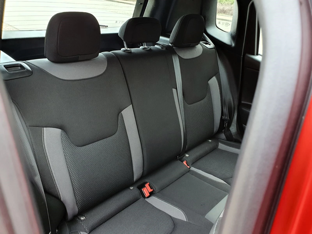 Jeep Renegade 1.3 Plug-in Hybrid 4x4 Automatic - автомобили, коли, обяви за нови и употребявани 12