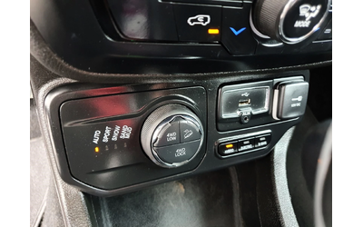 Jeep Renegade 1.3 Plug-in Hybrid 4x4 Automatic - автомобили, коли, обяви за нови и употребявани 9