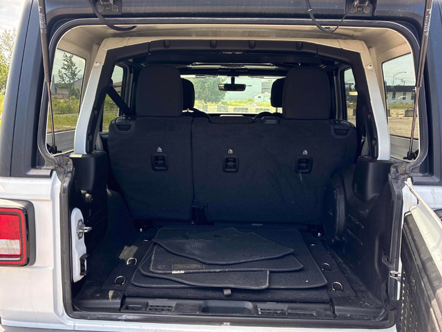 Jeep Wrangler 2.0L 4cyl 4WD - автомобили, коли, обяви за нови и употребявани 15