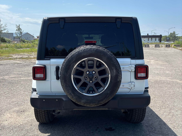 Jeep Wrangler 2.0L 4cyl 4WD - автомобили, коли, обяви за нови и употребявани 3