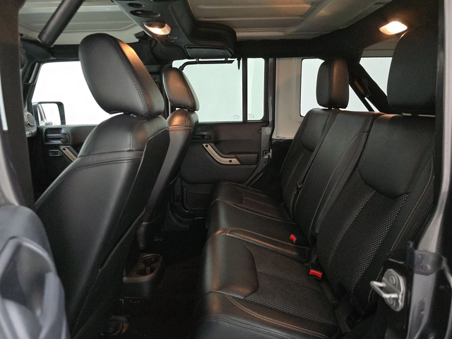 Jeep Wrangler Unlimited 75th Anniversary Edition - автомобили, коли, обяви за нови и употребявани 12