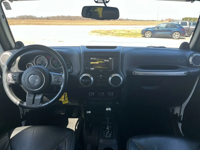 Jeep Wrangler Unlimited Sahara 4WD - автомобили, коли, обяви за нови и употребявани 11