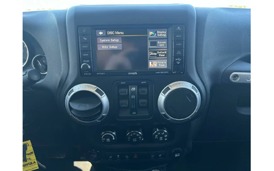 Jeep Wrangler Unlimited Sahara 4WD - автомобили, коли, обяви за нови и употребявани 12