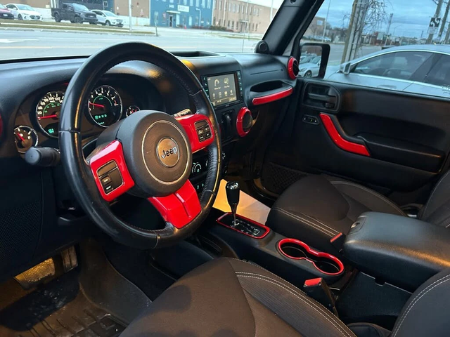 Jeep Wrangler Sahara 4WD - автомобили, коли, обяви за нови и употребявани 9