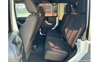 Jeep Wrangler Unlimited Sahara - автомобили, коли, обяви за нови и употребявани 13