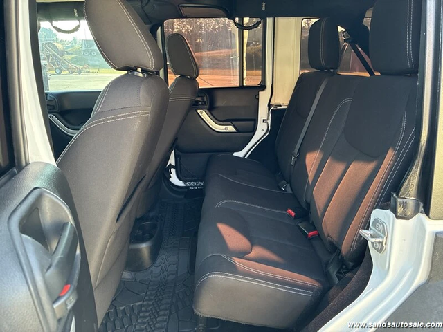 Jeep Wrangler Unlimited Sahara - автомобили, коли, обяви за нови и употребявани 13