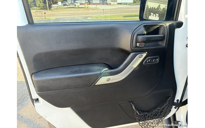 Jeep Wrangler Unlimited Sahara - автомобили, коли, обяви за нови и употребявани 14