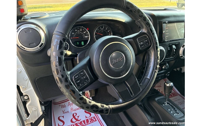 Jeep Wrangler Unlimited Sahara - автомобили, коли, обяви за нови и употребявани 9