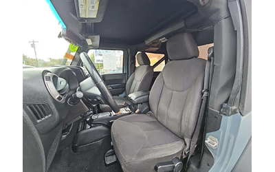 Jeep Wrangler Sport - автомобили, коли, обяви за нови и употребявани 8