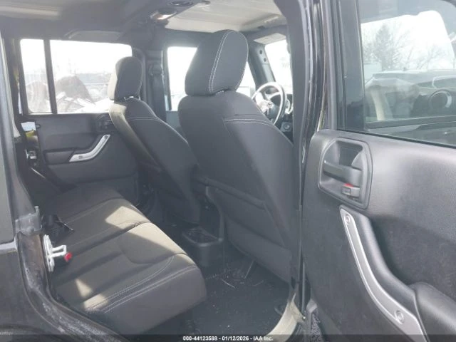 Jeep Wrangler UNLIMITED SAHARA - автомобили, коли, обяви за нови и употребявани 7