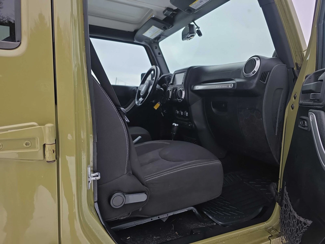 Jeep Wrangler Unlimited Sahara С РЕГИСТРАЦИЯ & АВТО КРЕДИТ - автомобили, коли, обяви за нови и употребявани 10