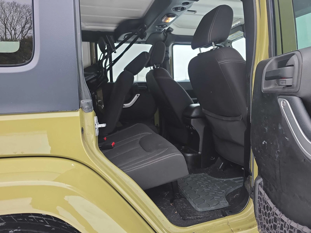 Jeep Wrangler Unlimited Sahara С РЕГИСТРАЦИЯ & АВТО КРЕДИТ - автомобили, коли, обяви за нови и употребявани 11