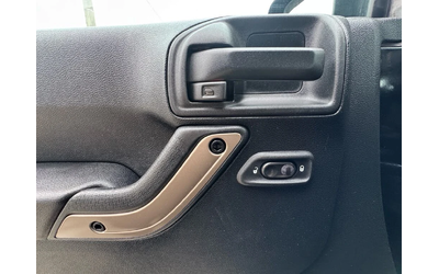 Jeep Wrangler Sahara 75th Anniversary 4WD| CARFAX| КРАЙНА ЦЕНА - автомобили, коли, обяви за нови и употребявани 10