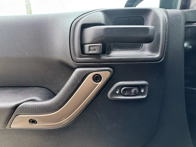 Jeep Wrangler Sahara 75th Anniversary 4WD| CARFAX| КРАЙНА ЦЕНА - автомобили, коли, обяви за нови и употребявани 10