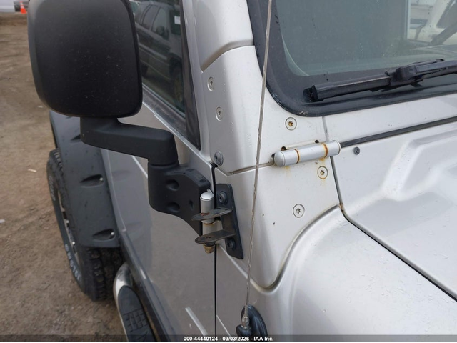 Jeep Wrangler 4.0L I-6 190HP 4X4 Drive - автомобили, коли, обяви за нови и употребявани 5