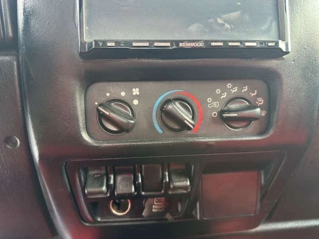 Jeep Wrangler TJ Rubicon/CARFAX/Блокажи - автомобили, коли, обяви за нови и употребявани 13