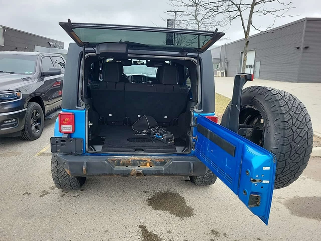 Jeep Wrangler * 4wd 4dr Sahara * CARFAX * БЕЗ ПЪРВОНАЧАЛНА ВНОСК - автомобили, коли, обяви за нови и употребявани 4