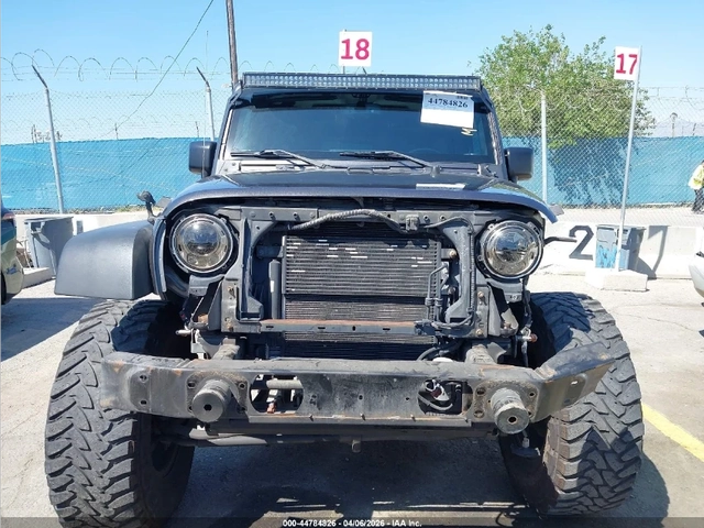 Jeep Wrangler UNLIMITED SPORT 4X4 - автомобили, коли, обяви за нови и употребявани 1