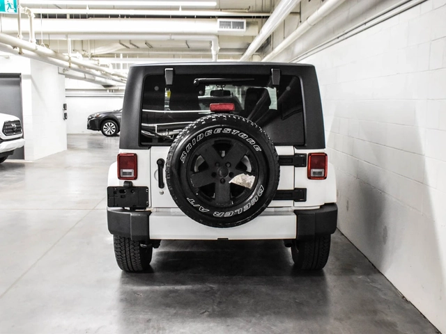 Jeep Wrangler Sahara 4WD - автомобили, коли, обяви за нови и употребявани 6