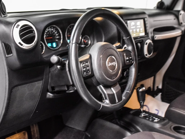 Jeep Wrangler Sahara 4WD - автомобили, коли, обяви за нови и употребявани 8
