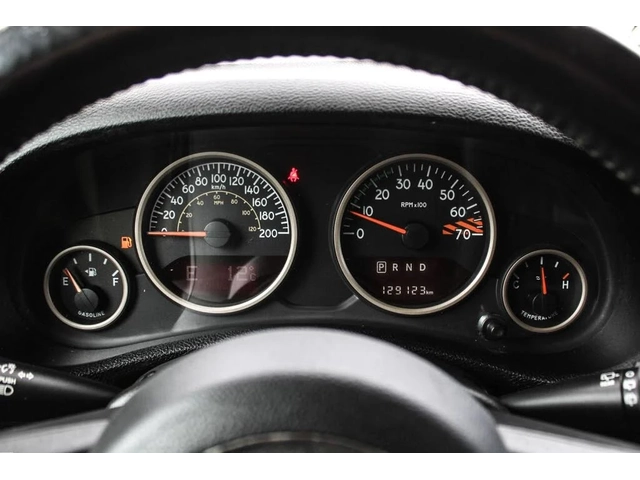 Jeep Wrangler Unlimited Sahara 4WD - автомобили, коли, обяви за нови и употребявани 6