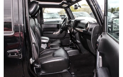Jeep Wrangler Unlimited Sahara 4WD - автомобили, коли, обяви за нови и употребявани 7