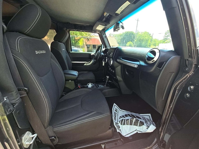 Jeep Wrangler SAHARA - автомобили, коли, обяви за нови и употребявани 12
