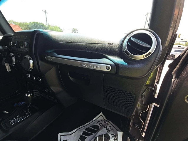 Jeep Wrangler SAHARA - автомобили, коли, обяви за нови и употребявани 7