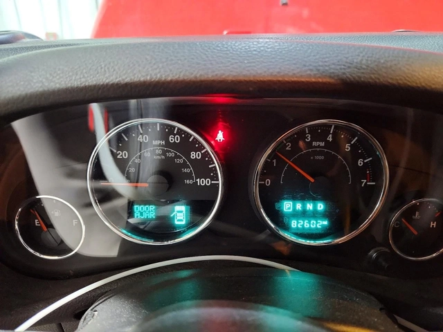 Jeep Wrangler UNLIMITED SAHARA - автомобили, коли, обяви за нови и употребявани 8