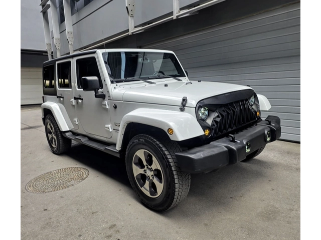 Jeep Wrangler LIMITED SAHARA 3.6 AWD - автомобили, коли, обяви за нови и употребявани 11