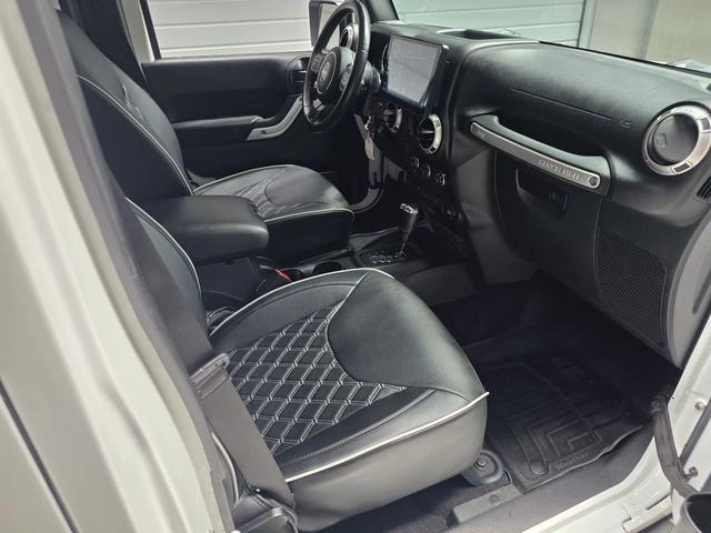 Jeep Wrangler LIMITED SAHARA 3.6 AWD - автомобили, коли, обяви за нови и употребявани 15