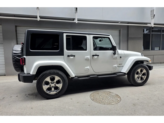 Jeep Wrangler LIMITED SAHARA 3.6 AWD - автомобили, коли, обяви за нови и употребявани 9