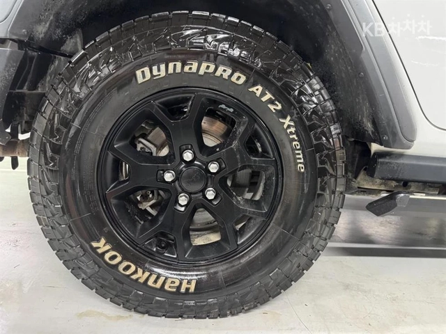 Jeep Wrangler SPORT WILLYS EDITION * КРАЙНА ЦЕНА* - автомобили, коли, обяви за нови и употребявани 5