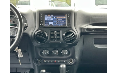 Jeep Wrangler UNLIMITED SAHARA* 2.8 CRD* AUT* ALPINE - автомобили, коли, обяви за нови и употребявани 9