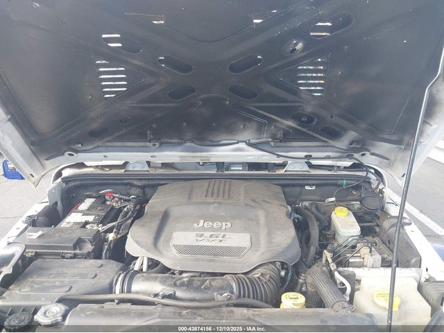 Jeep WRANGLER UNLIMITED 3.6L V-6 DOHC, VVT, 285HP 4X4 Drive - автомобили, коли, обяви за нови и употребявани 9