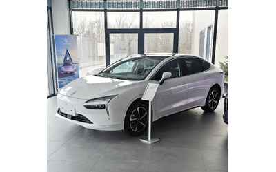 jmev-eveasy-limo-wht-165-kw-221-k-s-lux - 0
