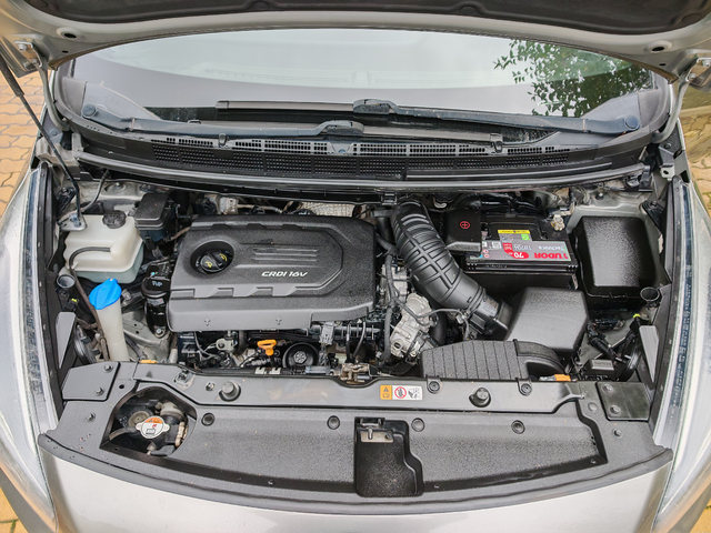 Kia Carens 1.7CRDI-АВТОМАТИК - автомобили, коли, обяви за нови и употребявани 14