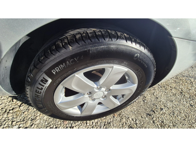 Kia Carens 2.0CRDI 172ХИЛ.100% РЕАЛНИ ТЕГЛИЧ ЛИЗИНГ ВИДЕО - автомобили, коли, обяви за нови и употребявани 13