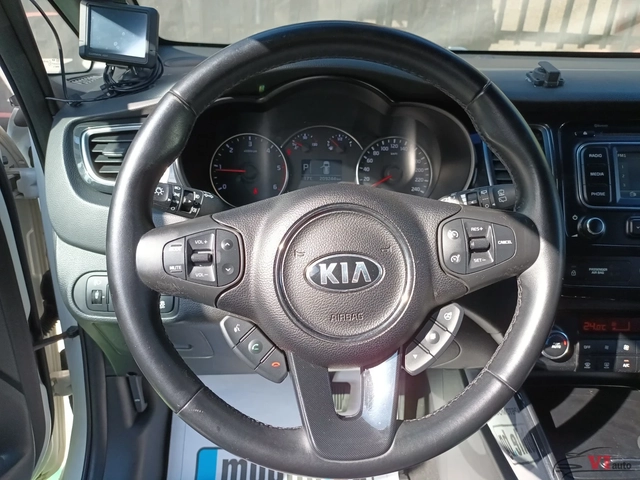 Kia Carens 7 места/Автомат - автомобили, коли, обяви за нови и употребявани 7