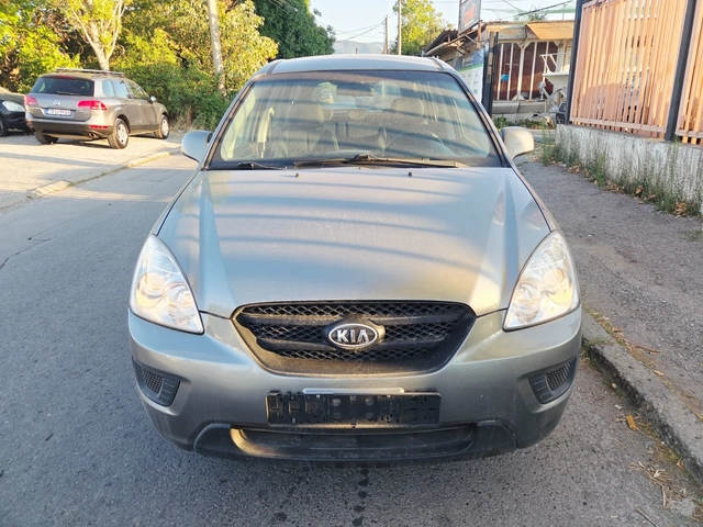 Kia Carens 2, 000 EURO5 - автомобили, коли, обяви за нови и употребявани 1