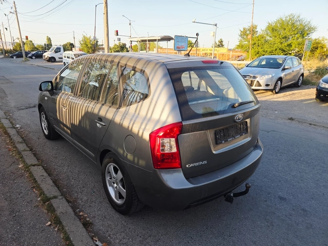 Kia Carens 2, 000 EURO5 - автомобили, коли, обяви за нови и употребявани 3