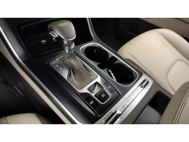 Kia Carnival 4th Generation 9-seater Prestige - автомобили, коли, обяви за нови и употребявани 8