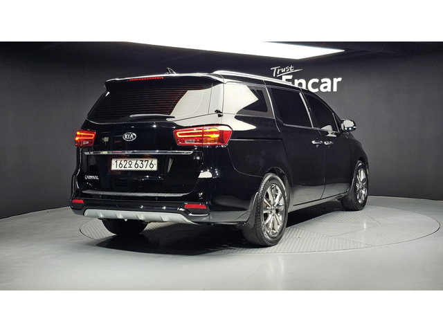 Kia Carnival The New 9-seater Prestige - автомобили, коли, обяви за нови и употребявани 1