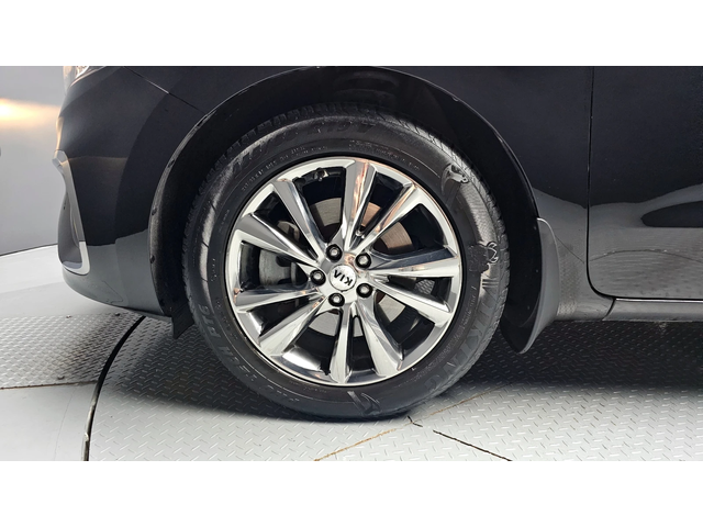 Kia Carnival The New 9-seater Prestige - автомобили, коли, обяви за нови и употребявани 4