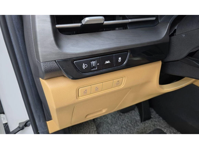 Kia Carnival - автомобили, коли, обяви за нови и употребявани 13