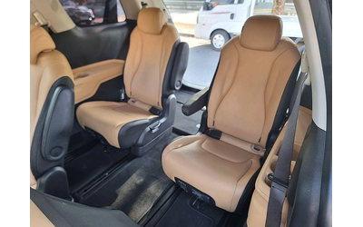 Kia Carnival - автомобили, коли, обяви за нови и употребявани 8