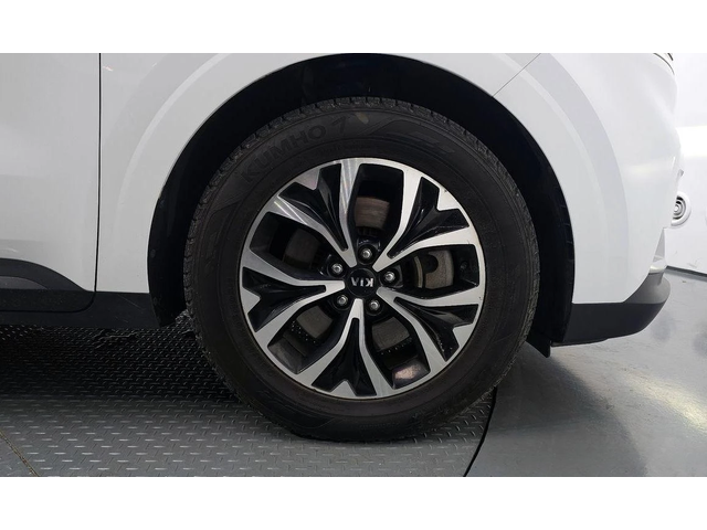 Kia Carnival - автомобили, коли, обяви за нови и употребявани 4